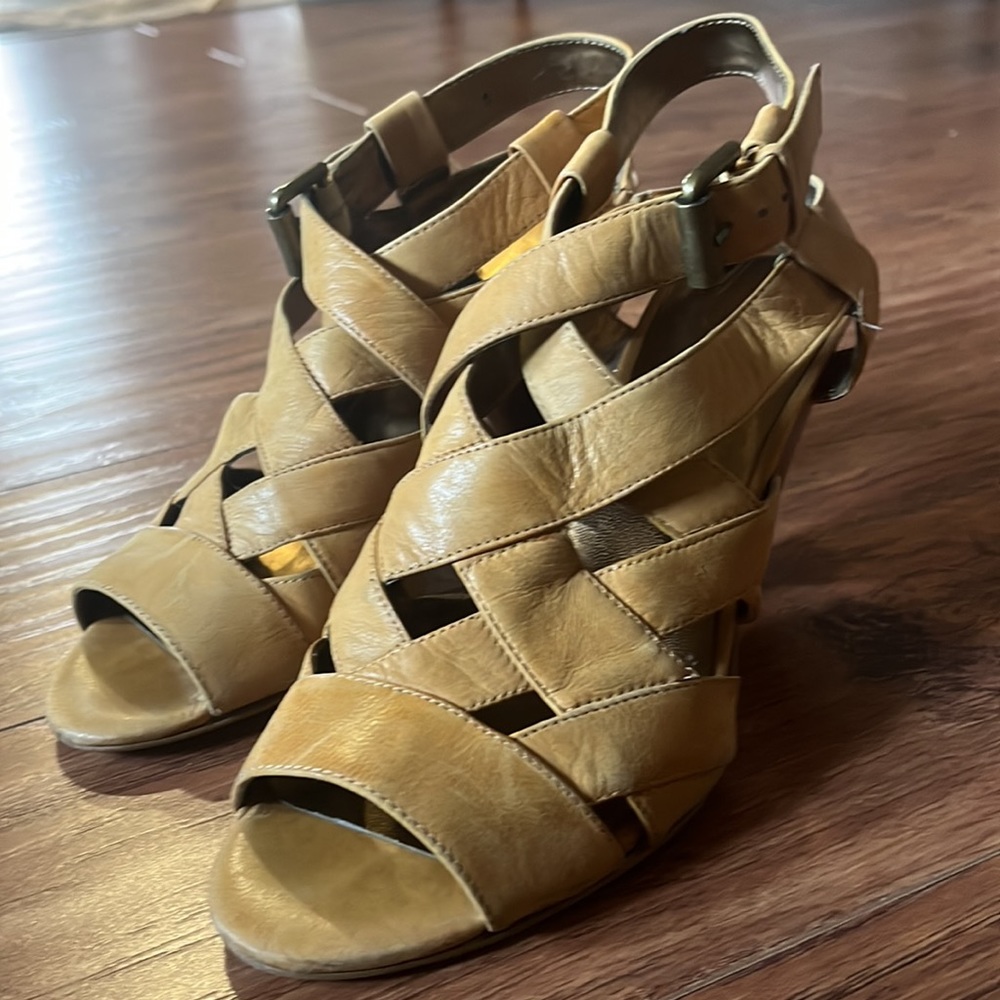 Nine West vintage high heel sandals. Size 7.5 M